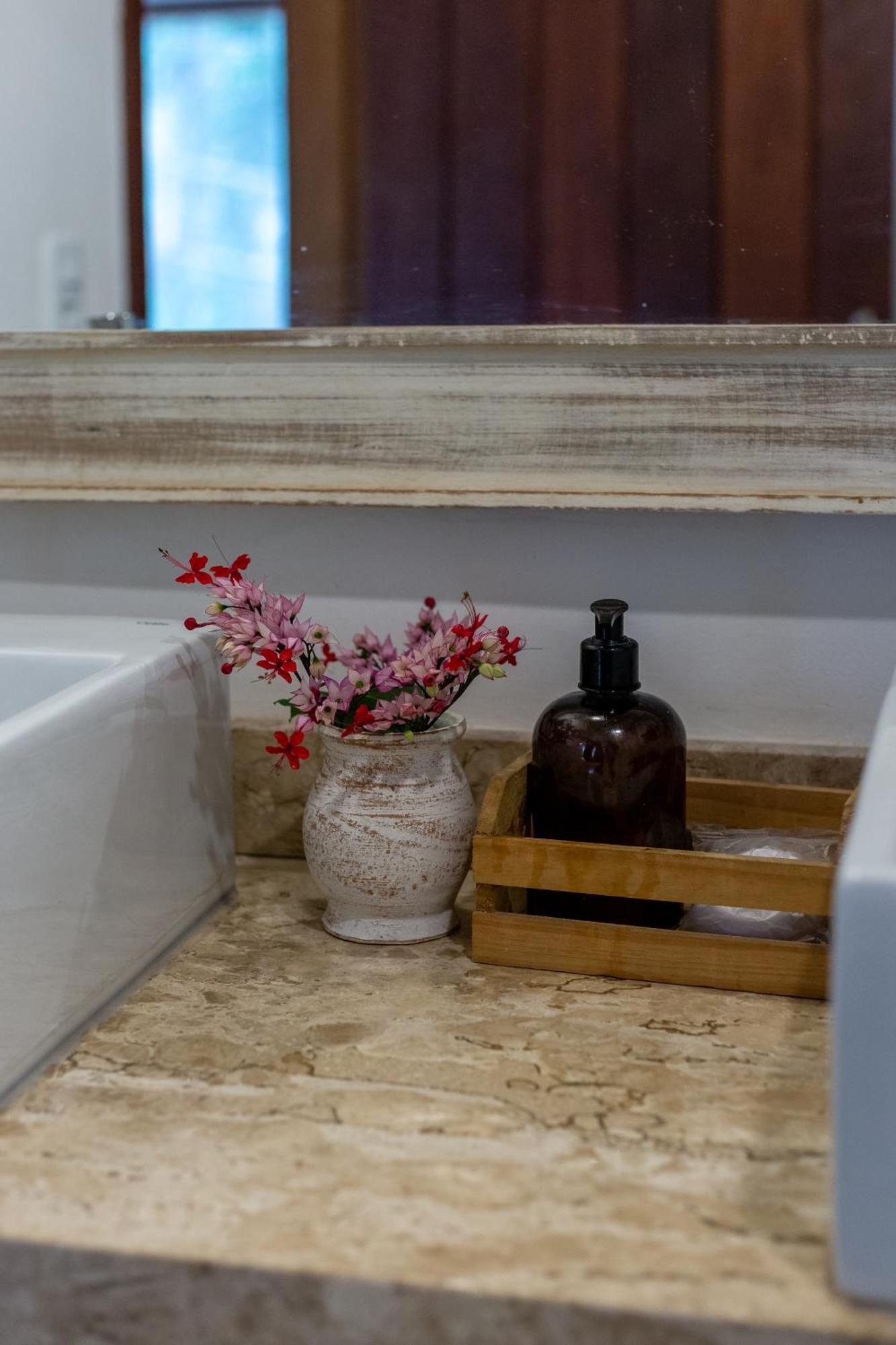 Pariri Suites Транкозу Экстерьер фото